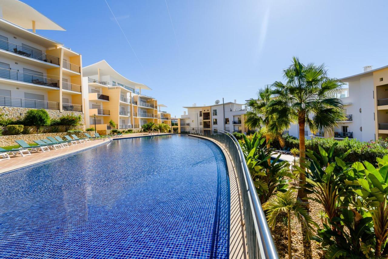 Homes Ocean View With Relax Terrace, 2 Swimming Pools & Tennis Court Appartement *